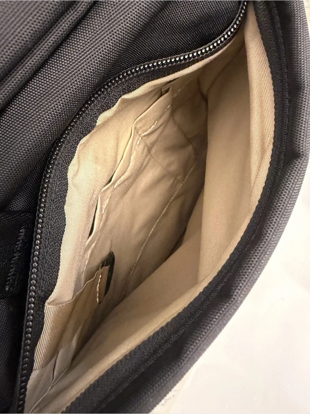 Bellroy System Messenger Bag 16L Black 15” Laptop Work Office Shoulder Tote